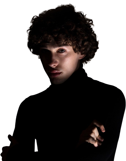 Persona representando perfiles evaluados en el test de personalidad oscura del producto Factor Oscuro