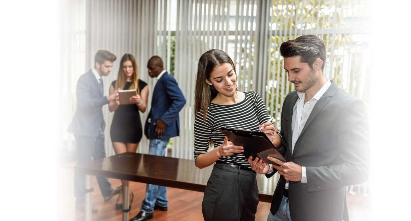 Imagen de equipo de trabajo en referencia a la evaluación de competencias de la prueba Neuro Kompe de Psigma Corp